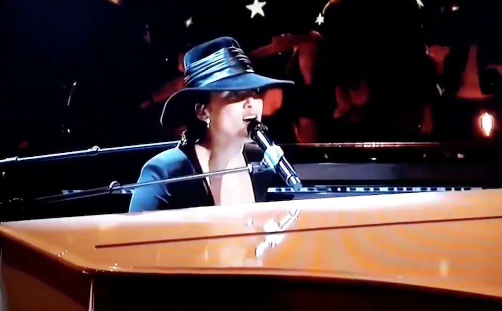 alicia-keys-performance-medley-cover-2019-grammys-coldplay-drake
